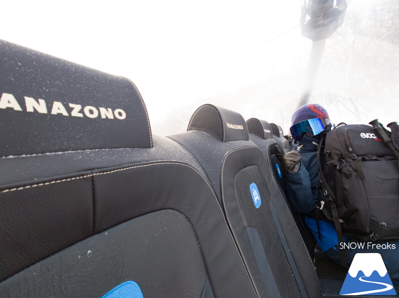 ニセコHANAZONOリゾート｜今シーズン新登場『フランスPOMA製・6人乗り高速リフト』＆『10人乗りゴンドラ』に乗って、Xmasナイトパウダーを満喫♪